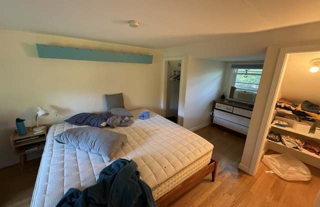 141 PEARSALL PL Gallery 2