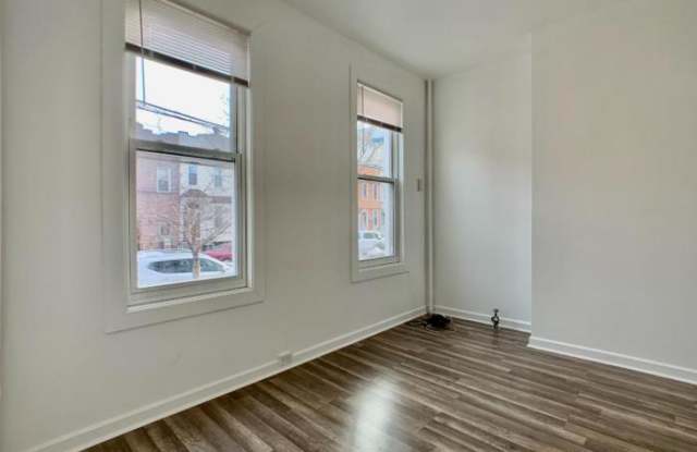 995 Hart Street Gallery 2