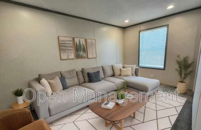 700 S 12th St photos photos