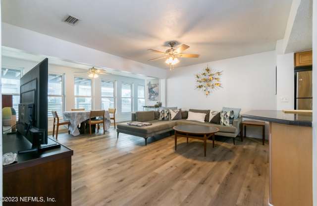 1632 STRAND Street Gallery 4