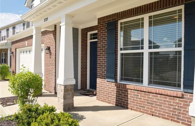 8709 Rowling Way Gallery 3