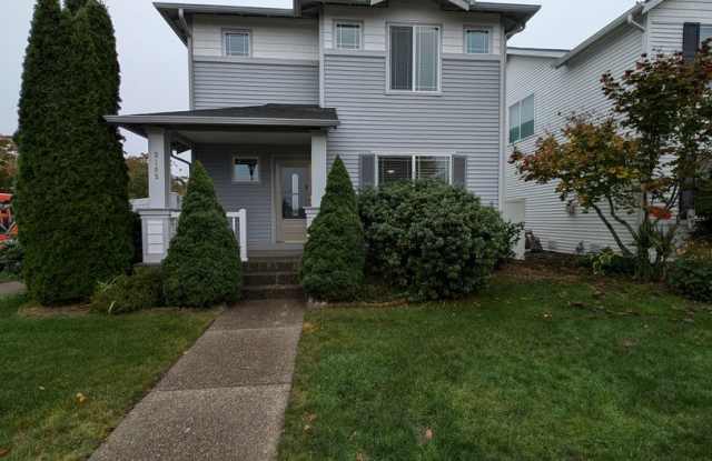 Corner lot 3 bed, 2.5 bath DuPont home! photos photos