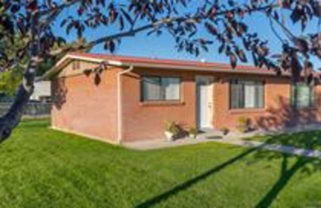 1287 South Main Street - 7 photos photos