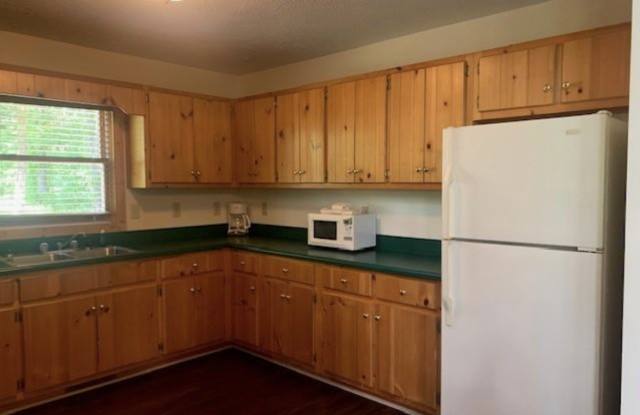 560 Chalet Village Dr Gallery 4