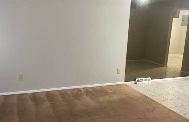 Warrensville heights 2 bedroom - 23673 Banbury Circle, Warrensville Heights, OH 44128