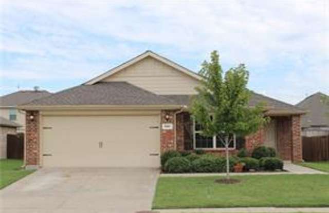 Cute, Quiet and ready NOW! photos photos