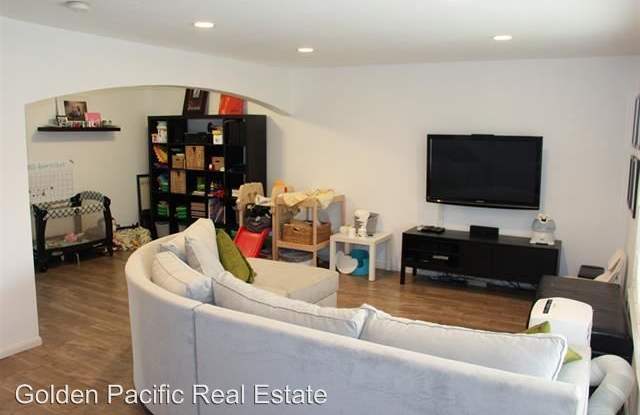 2709 Via Juanita Gallery 3