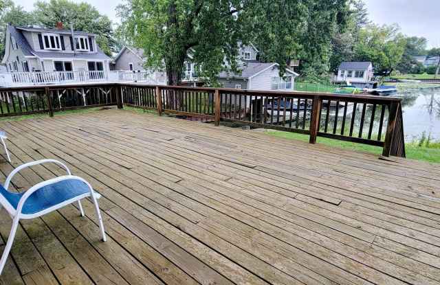 41511 N Country Club Drive Gallery 4