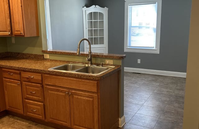 325 Kansas Avenue - 325 Kansas Avenue, Lorain, OH 44052