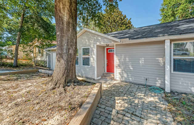 Charming 4-Bedroom, 3-Bath Home in the Heart of Niceville! Gallery 4