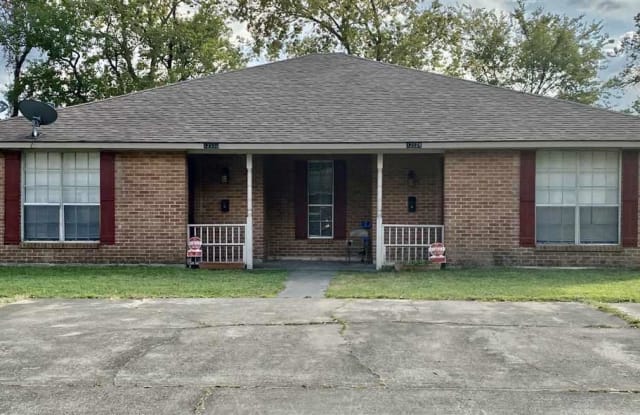 12530 ROBBIE AVE - 12530 Robbie Avenue, Baton Rouge, LA 70815