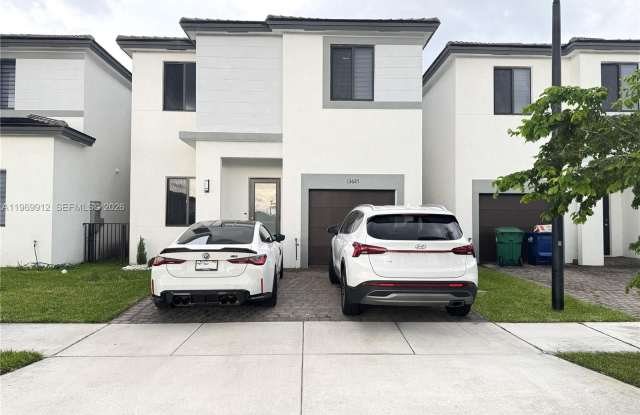 13627 SW 157th Ct photos photos