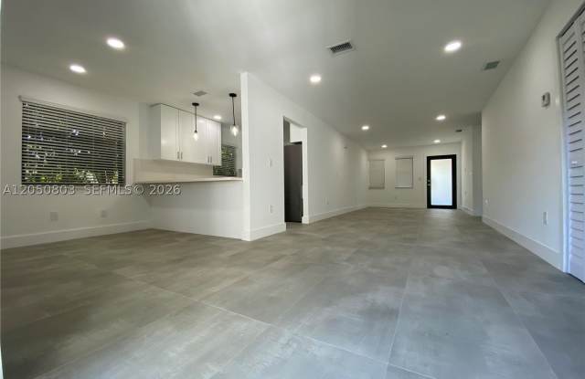3626 SW 16th St photos photos