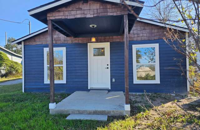 Beautifully Remodeled 3/1.5 Home in Historic Denver Heights with Modern Upgrades and a Park‑Like Backyard. photos photos