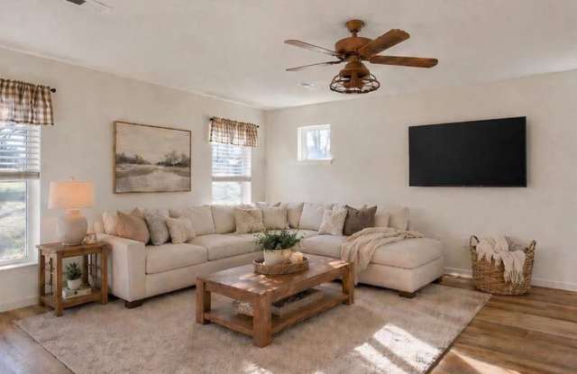 3 bedroom 2.5 bathroom Spacious Townhome For Rent - $2,325/Month + utilities Gallery 3
