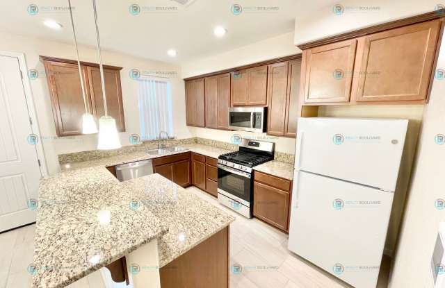 Luxury and Convenience: Fully Equipped 3-Bedroom 2.5 Bathroom 2 car garage Condo in Carson City photos photos