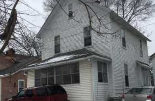 811 Vine Pl - 811 Vine Place, Kalamazoo, MI 49008