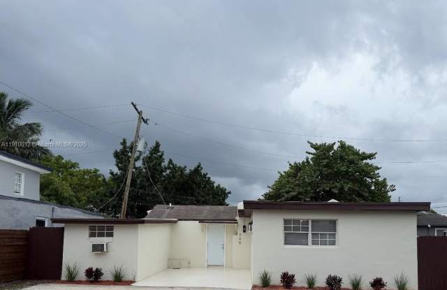 748 NW 77th Ter photos photos