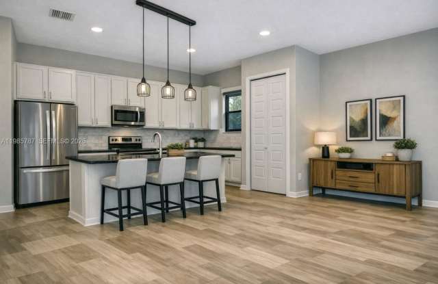 760 Northeast 193rd Terrace Gallery 1