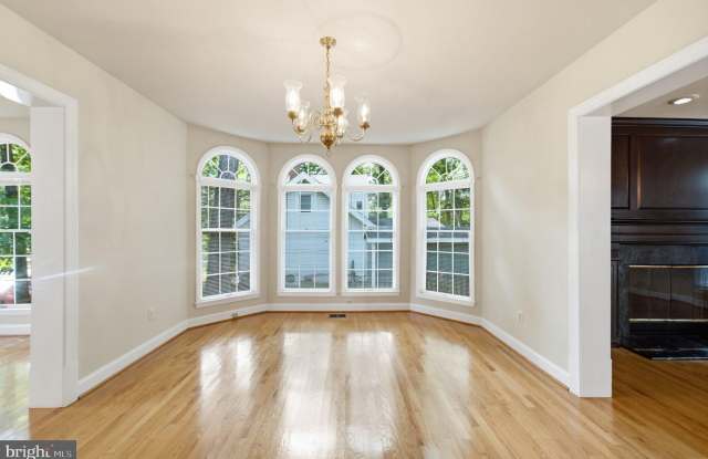 2725 OLDEWOOD Drive Gallery 4