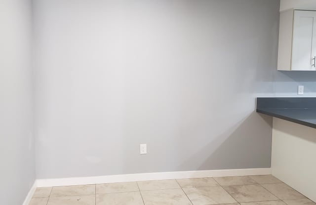 2625 West Orion Avenue - 1 Gallery 4