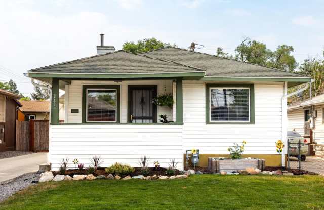 Charming Liberty Wells Bungalow with Fenced Backyard Gallery 1