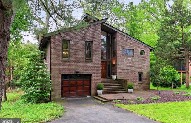 1911 RHODE ISLAND AVE Gallery 2