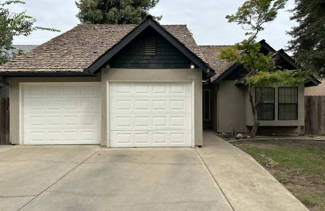 3 bedroom 2 bathroom in central Visalia! photos photos