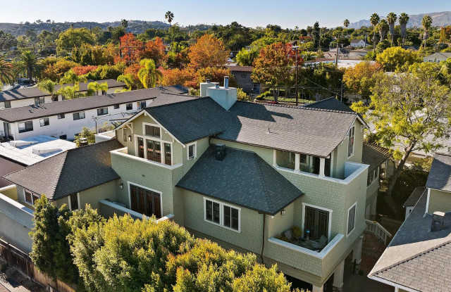 1227 De La Vina St Apt C Gallery 1