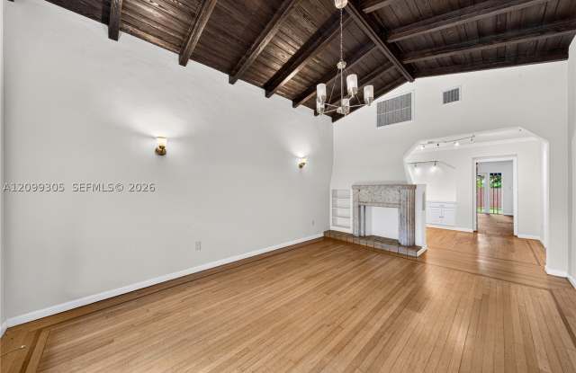 717 NE 73rd St Gallery 1