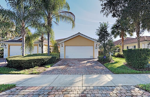 11827 Delfina Ln - 11827 Delfina Lane, Orlando, FL 32827