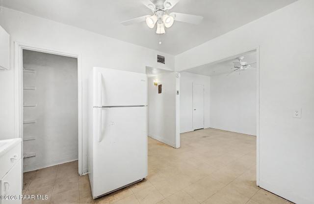 4650 E 17th Street Gallery 3