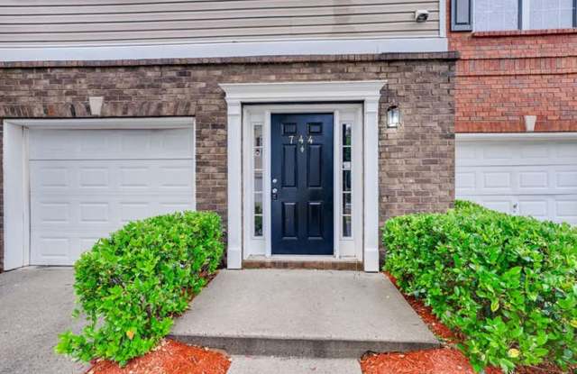 3 Story - 4 Bedroom Modern Townhome Gallery 3