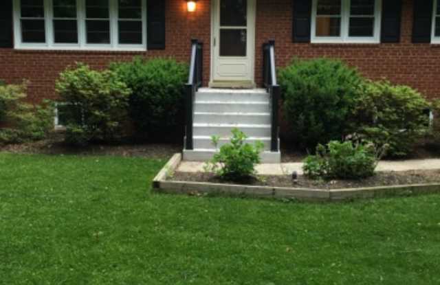 2909 Beau Ln - 2909 Beau Lane, Merrifield, VA 22031