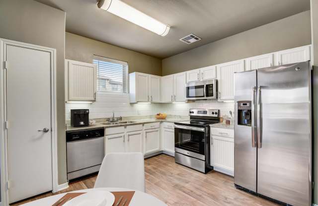 Gateway Oaks Apartments Gallery 4