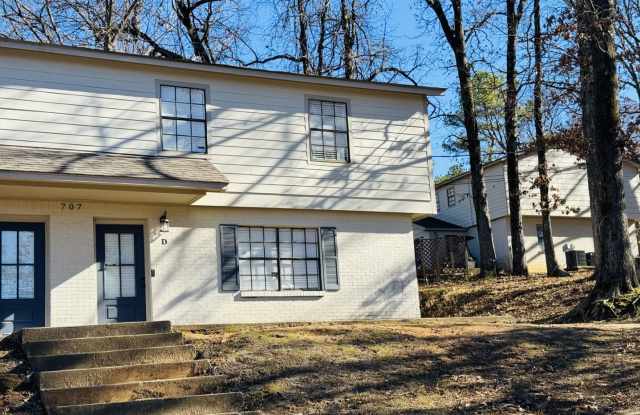 3 bed 2.5 bath townhouse! - 707 McLarty Road, Oxford, MS 38655 3 bed 2.5 bath townhouse! - 707 McLarty Road, Oxford, MS 38655