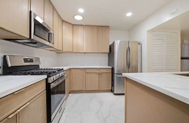Brand new kitchen & laundry! Gallery 1