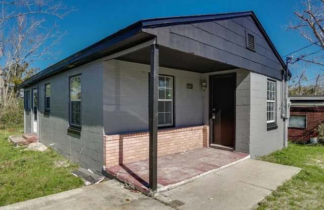 807 E 7th Court photos photos