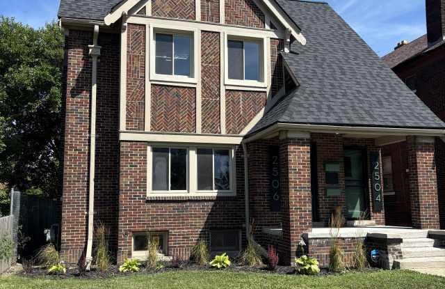 2504 West Euclid Street photos photos