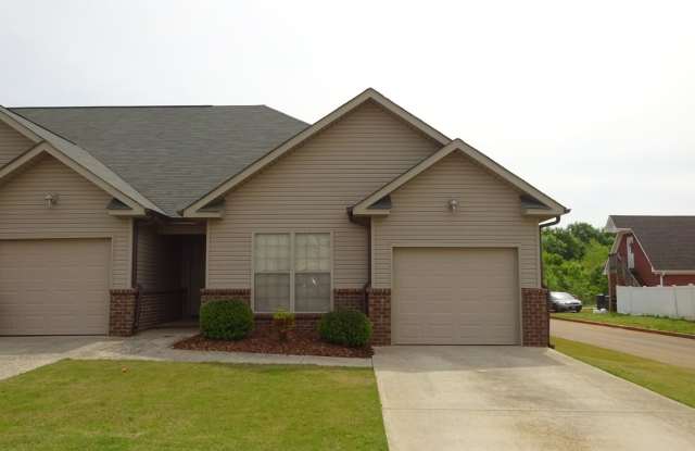 Great Location. Minutes to Amazon, MTM and I565 photos photos