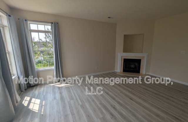 8601 Sawleaf Ct Gallery 3