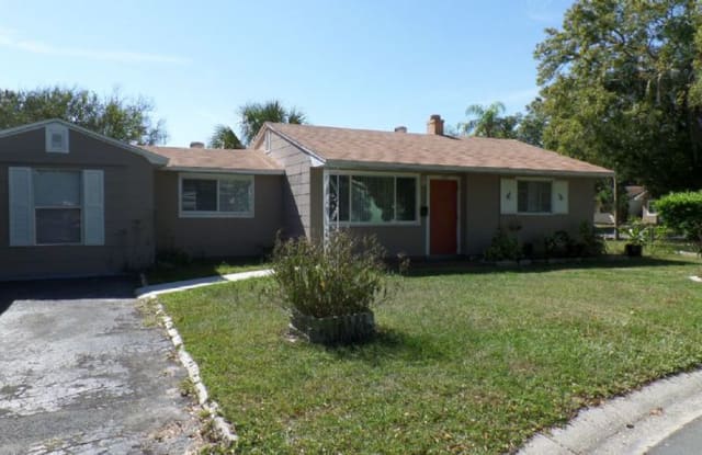 2050 33 avenue - 2050 33rd Ave N, St. Petersburg, FL 33713