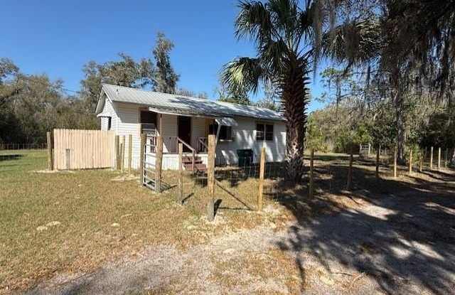 1606 2nd Dr - 1606 Southwest 2nd Drive, Chiefland, FL 32626