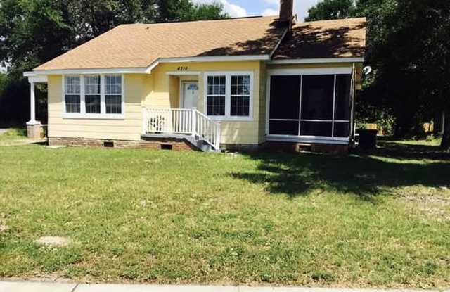 4214 Central St photos photos