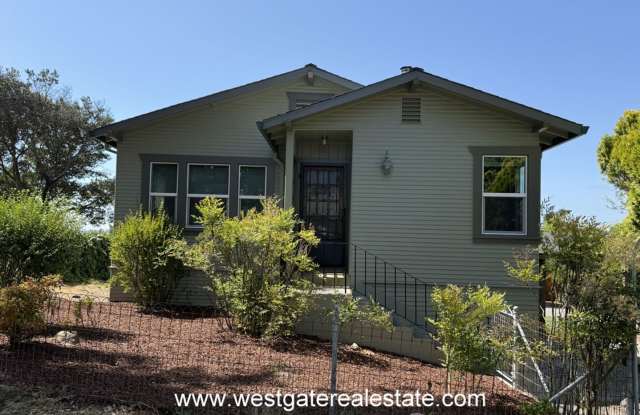 Sweet 3/2 Country Home with Ample Storage - 1360 Skillman Lane photos photos