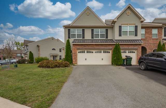 3 bedroom Townhouse - 245 Snapdragon Way, Lehigh County, PA 18104