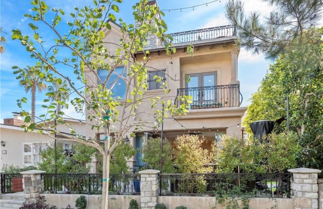 438 Dahlia Avenue - 438 Dahlia Avenue, Newport Beach, CA 92625