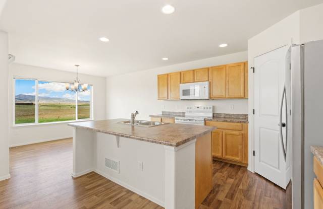 1097 Highline Court Gallery 2