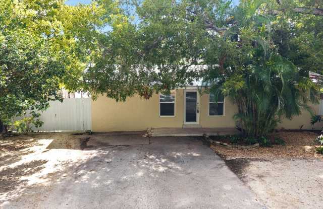 980 Oleander Road Gallery 4