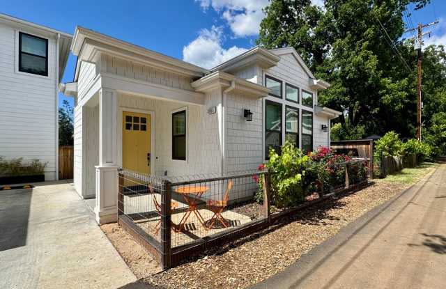 Custom Adorable Cottage Available in Folsom! photos photos